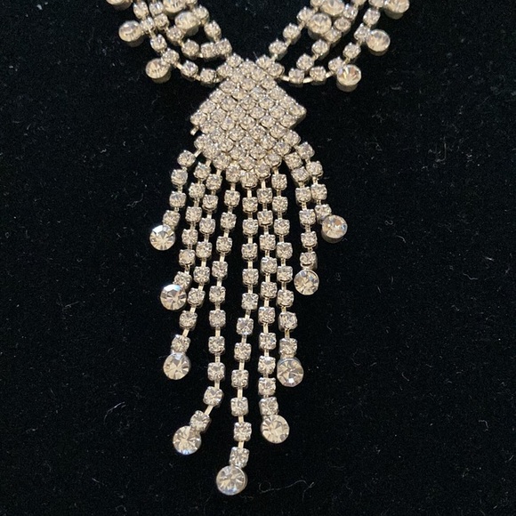 🎉HP🎉 Rhinestone Hair Accessory with Clips - Picture 3 of 4